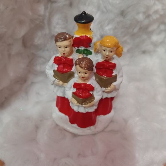 Charming Holiday Choir Figurine - Red and White - Picture 2 of 3